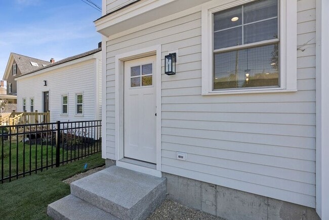 Building Photo - 3 Hoxton Ln