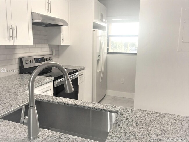 Foto del edificio - 10155 NW 9th St Cir