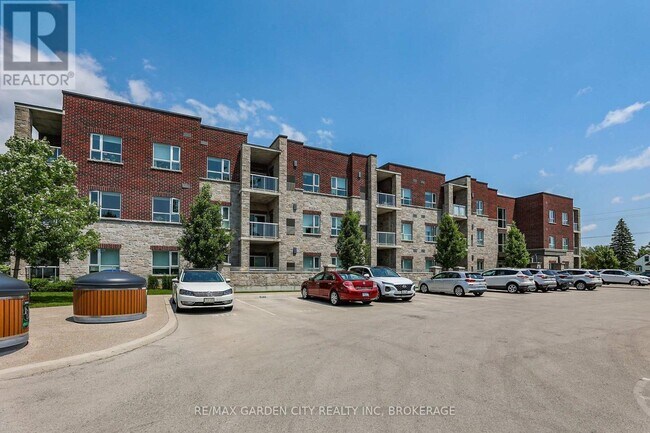 Photo du bâtiment - 529-529 S Pelham Rd