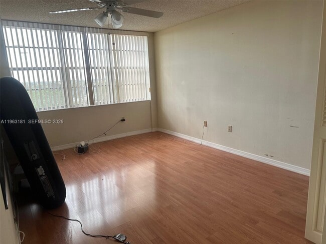 Foto del edificio - 1200 St Charles Pl