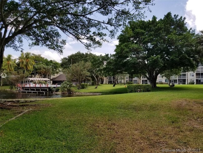 Building Photo - 9420 Poinciana Pl