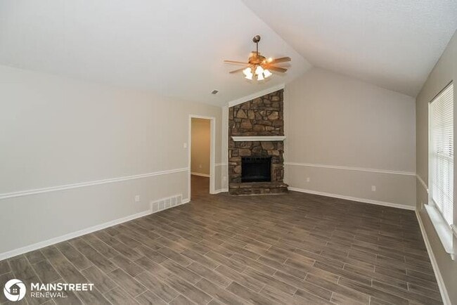 Building Photo - 6047 COTTAGE HILL DR, Millington, TN 38053