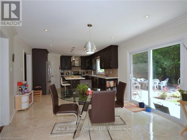 Building Photo - 1609 Pilgrims Way