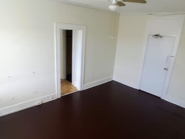 Zona de estar/dormitorio - 524 Dr MLK Jr St S