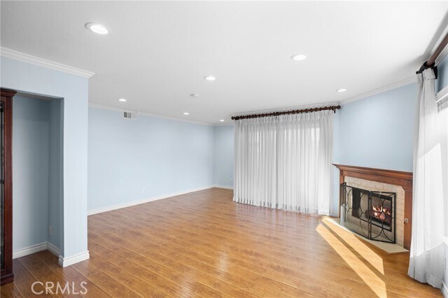 Foto del edificio - 1121 E Wilson Ave