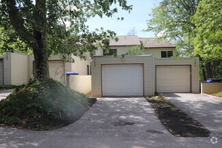 Building Photo - 703 Idlewood Ln
