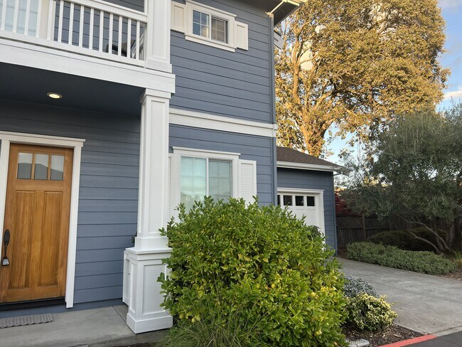 Building Photo - 853 Palou St