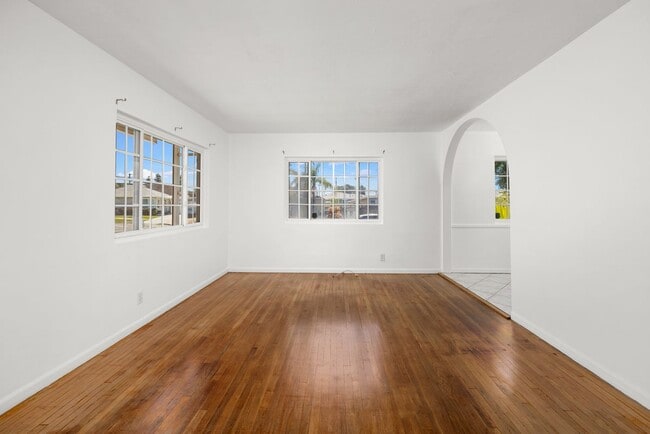 Foto del edificio - 4551 Maris Ave