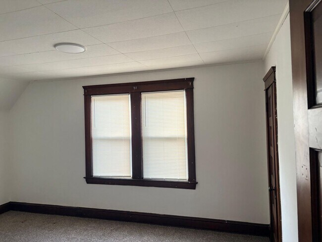 Foto del edificio - 10724 Morison Ave