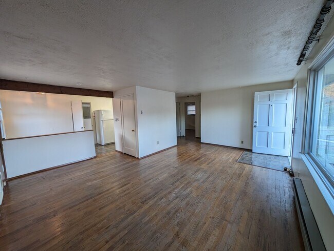 Foto del edificio - Central Kitsap Home with Detached Garage &...