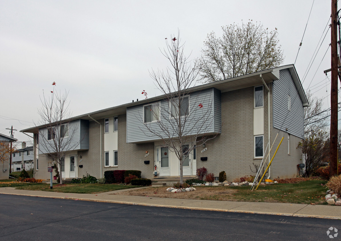 Foto del edificio - Mayflower Townhouses Cooperative