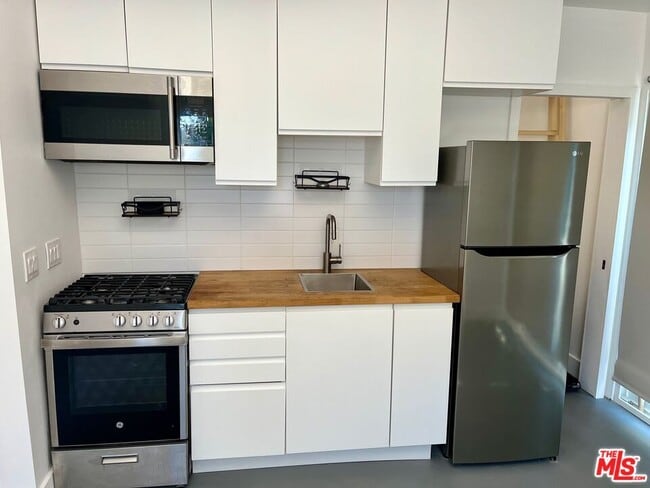 Foto del edificio - 2346 Elmgrove St