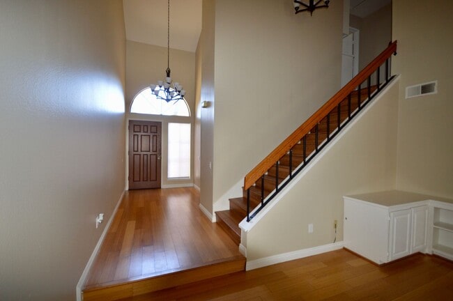 Building Photo - Spacious 2-Story 2 Bedroom Fountain Valley...