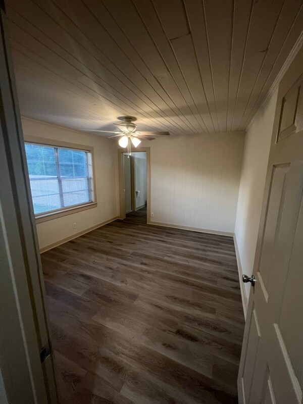 Foto del edificio - 3124 Club House Rd