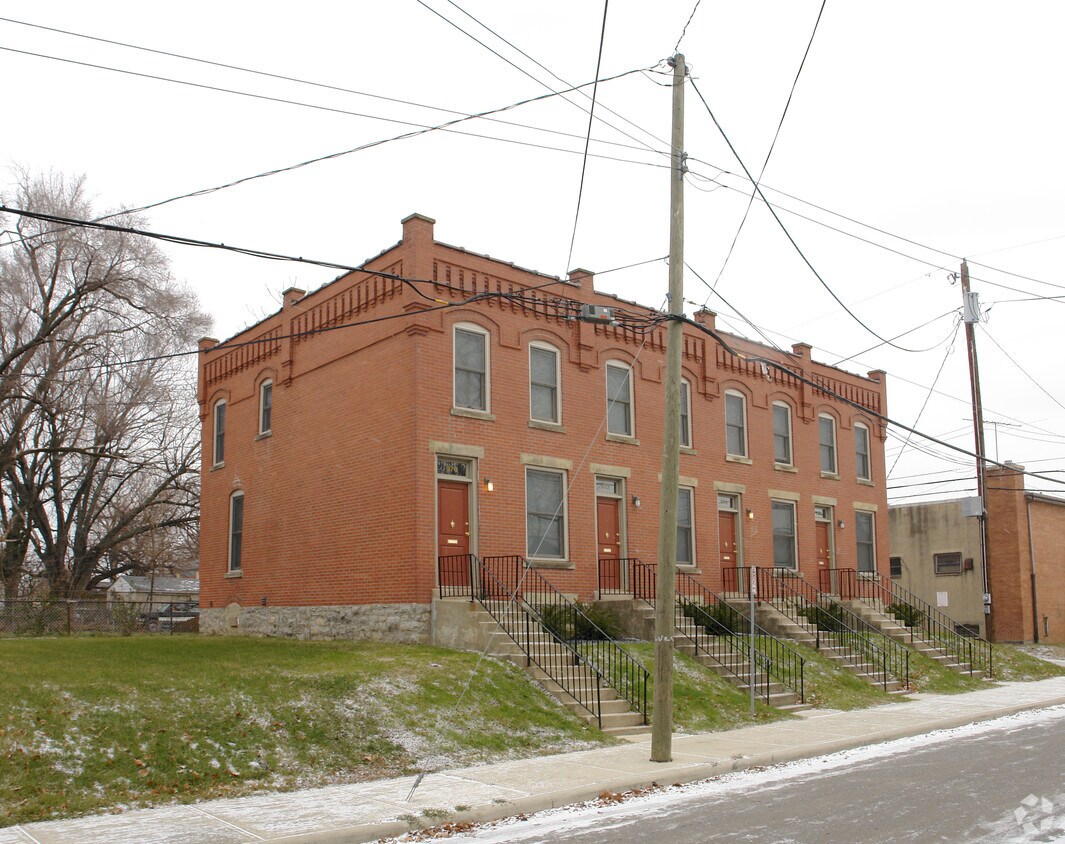 Foto principal - 970-976 Newton St