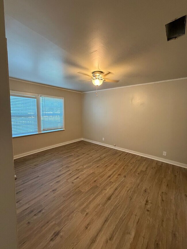 Foto del edificio - 3 Bedroom 1 Bath Home For Rent