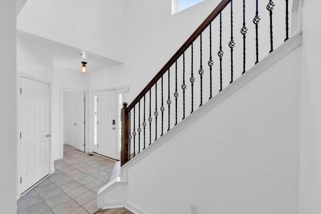 Building Photo - 245 Snapdragon Way