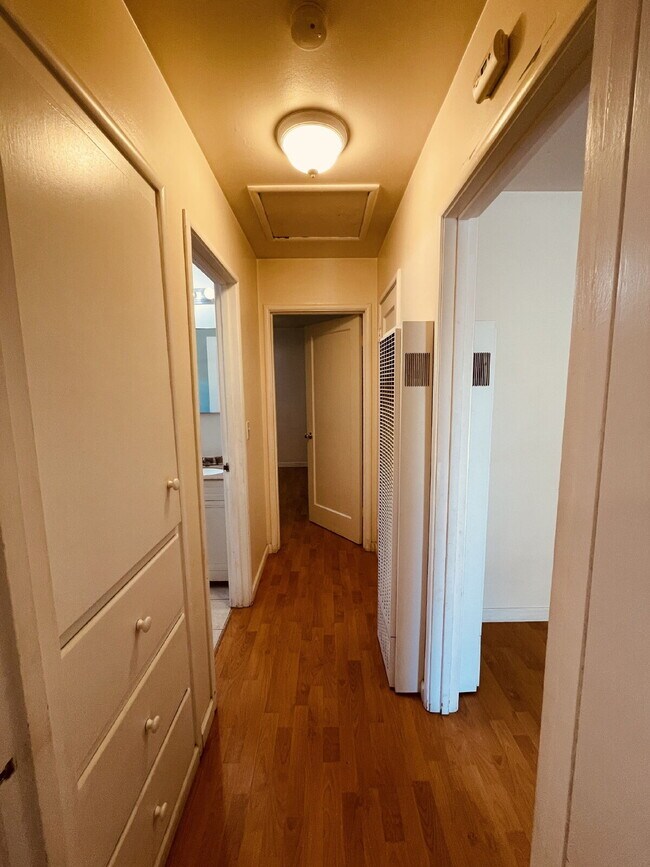 Foto del edificio - Peaceful 2-Bedroom Duplex with Private Yard & Bonus Studio Shed (San Jose)