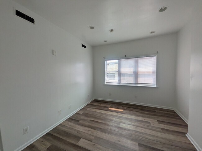 Building Photo - 1533 Orthodox St