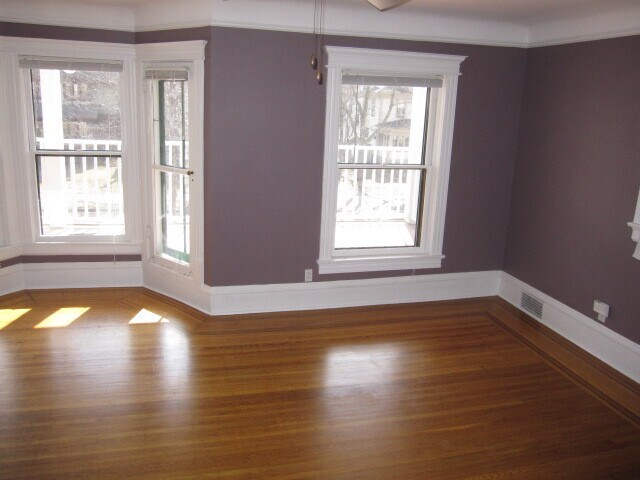 Building Photo - 2116 Emerson Ave S #2
