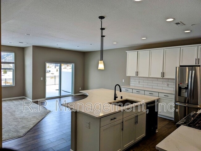 Building Photo - 5951 Urbandale Ln N