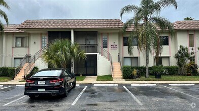 Building Photo - 413 Lakeview Dr