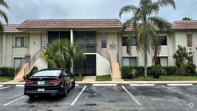 Building Photo - 413 Lakeview Dr