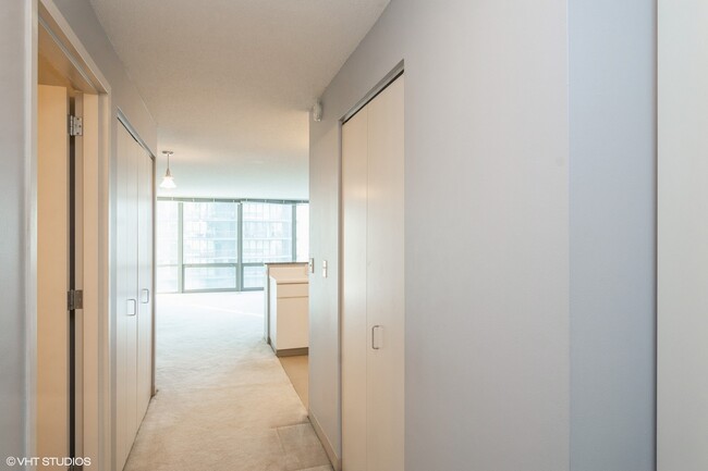 Building Photo - 2 E Erie St