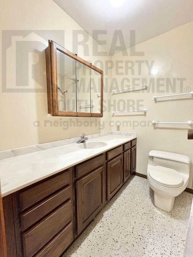 Foto del edificio - 555 Meadow Ln