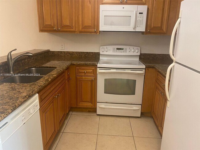 Foto del edificio - 1502 Lake Crystal Dr