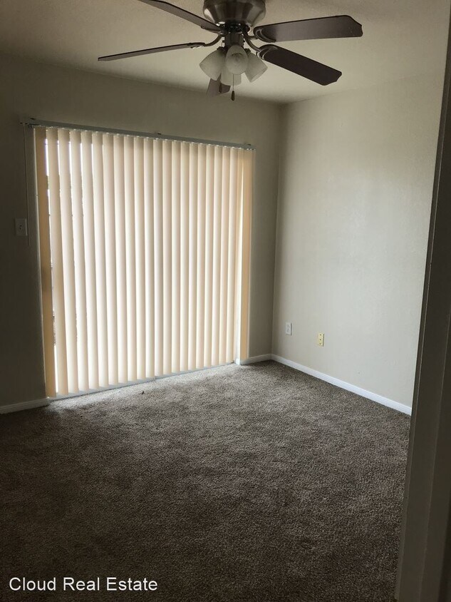 Building Photo - 2201 Cascade Dr