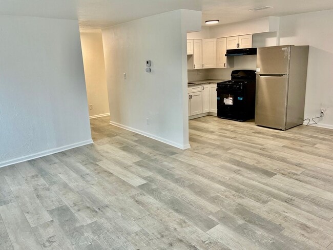 Building Photo - 4632 Friendship Ave