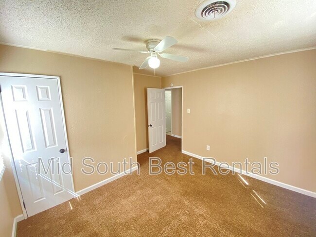 Building Photo - 777 Par Ave