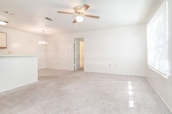 Foto del edificio - 642 Dory Ln