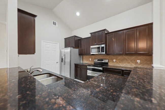 Foto del edificio - 7204 Golden Oak Ln