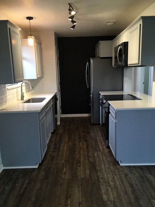 Foto del edificio - COMING SOON!