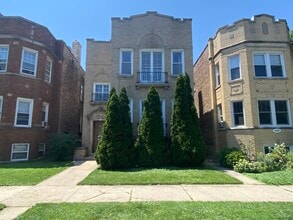 Building Photo - 5434 N Spaulding Ave