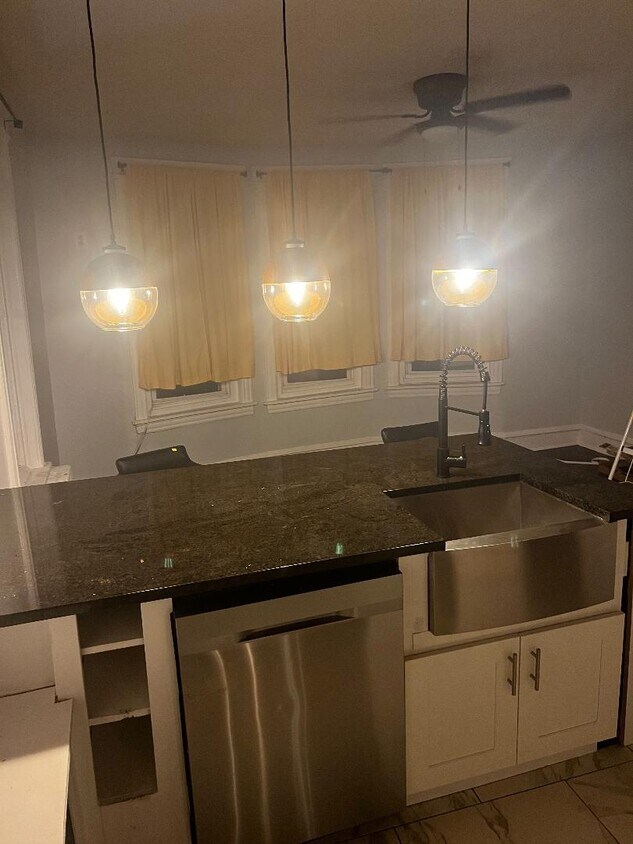 Foto principal - 422 W Coulter St