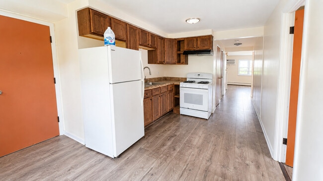 Building Photo - 9654 Golf Terrace