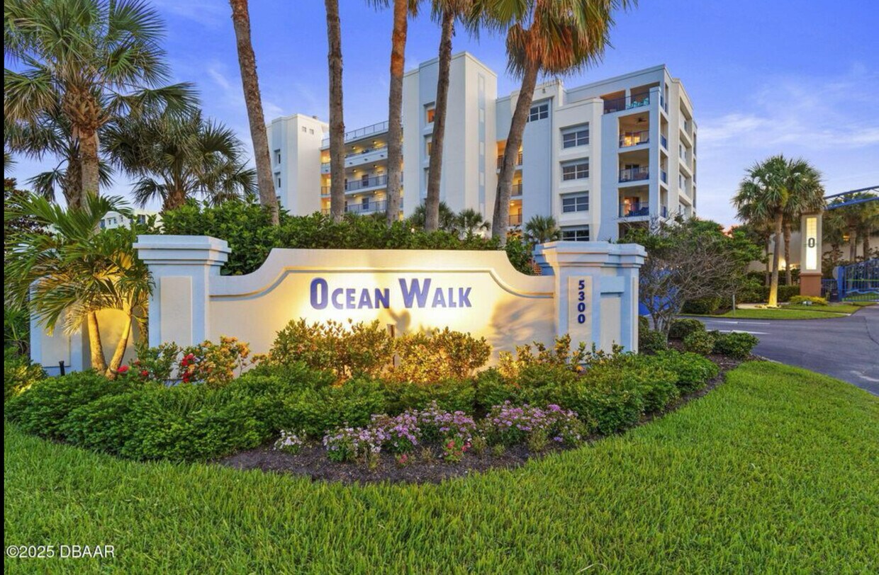 Foto principal - 5300 S Atlantic Ave