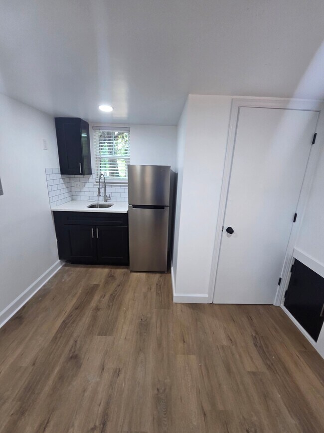 Foto del edificio - 1015 Braemar Ave SW