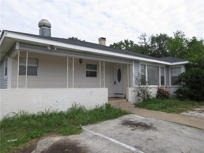 Building Photo - 4660 Raymond Stotzer Pkwy
