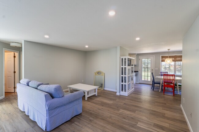 Foto del edificio - 613 MA-6A