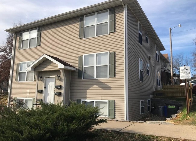 Building Photo - 1517 Wilson Ave