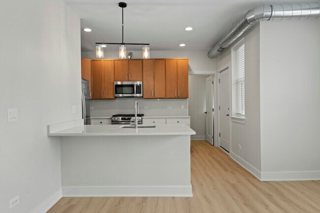 Building Photo - 432 S Maple Ave