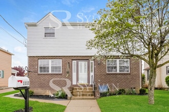 Building Photo - 1112 Elmira St