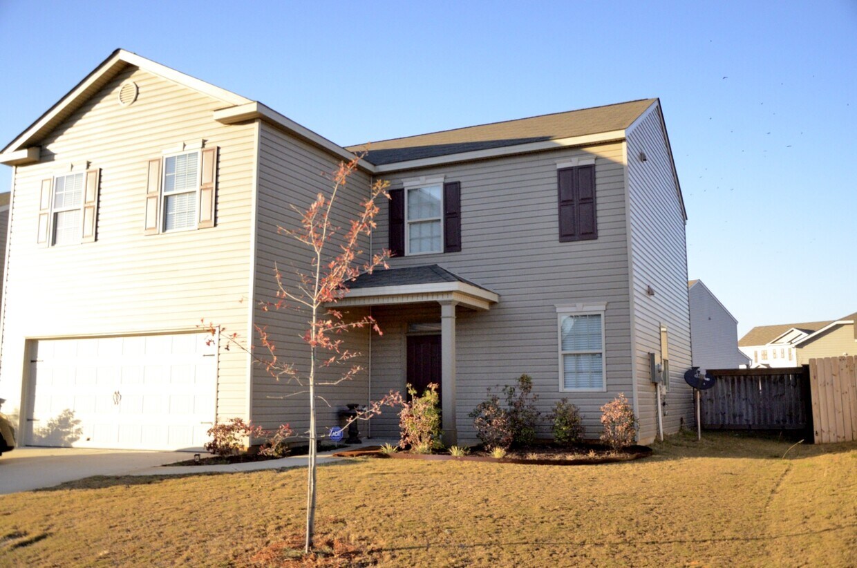 Foto principal - 243 Flowing Meadows Dr