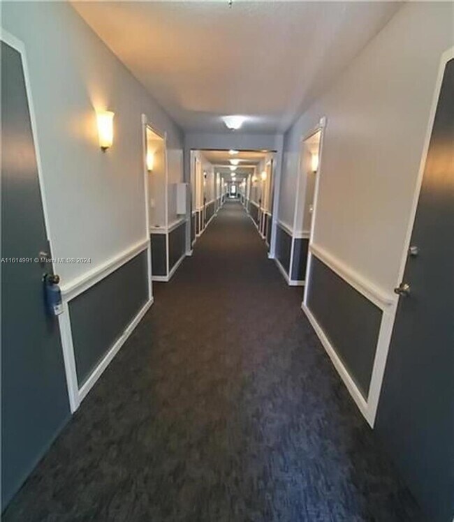 Foto del edificio - 3105 Oakland Shores Dr
