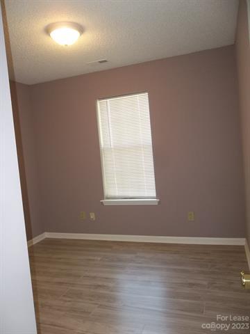 Foto del edificio - 1337 Level Creek Ln
