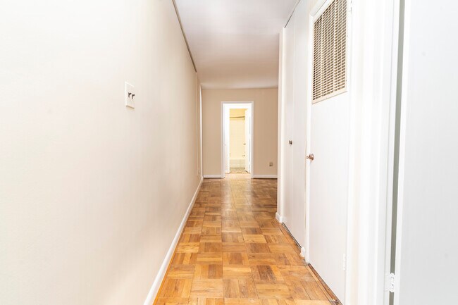 Building Photo - 10500 Montrose Ave